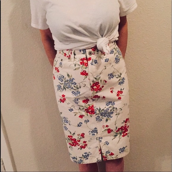 Eddie Bauer Dresses & Skirts - •Eddie Bauer• Floral jean skirt